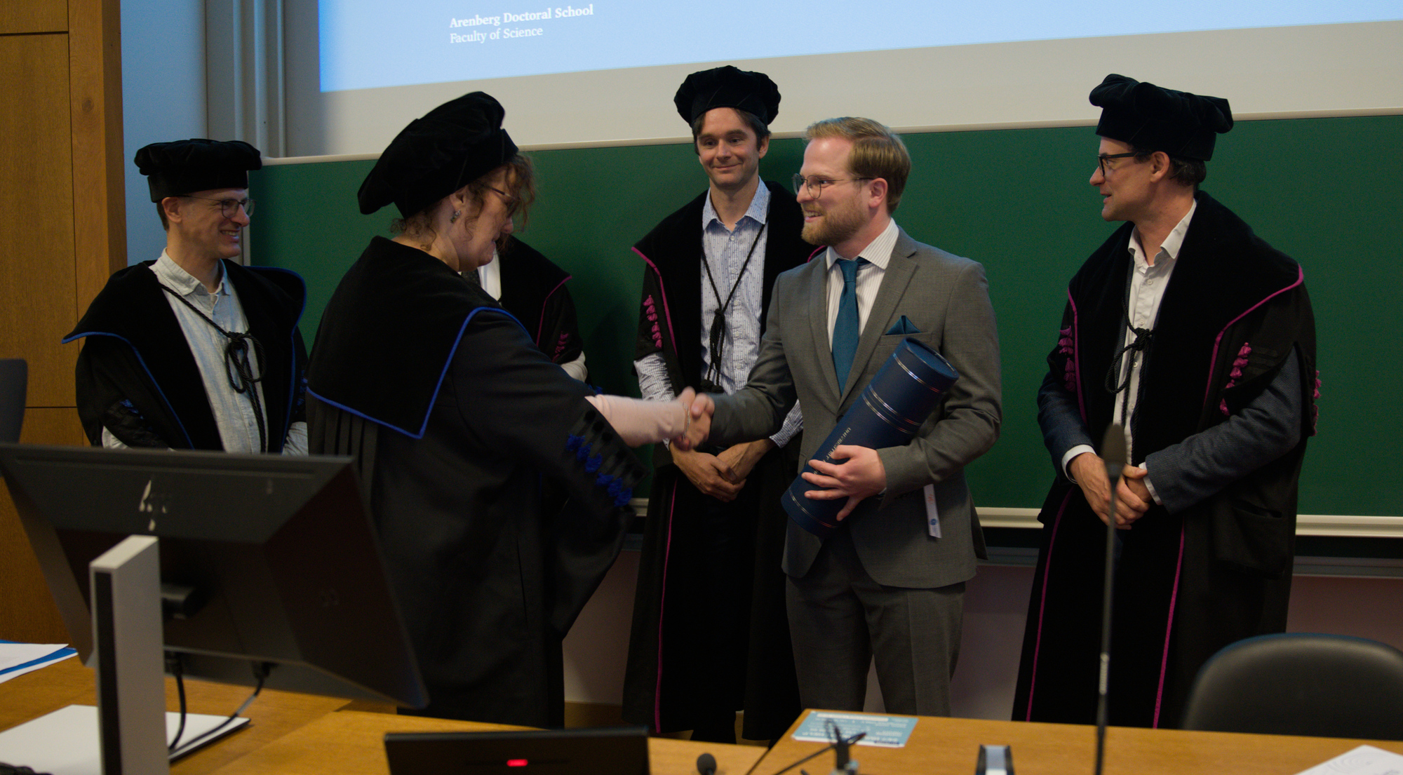 This was not the case for KU Leuven professors, who shook my hand congratulatorily.