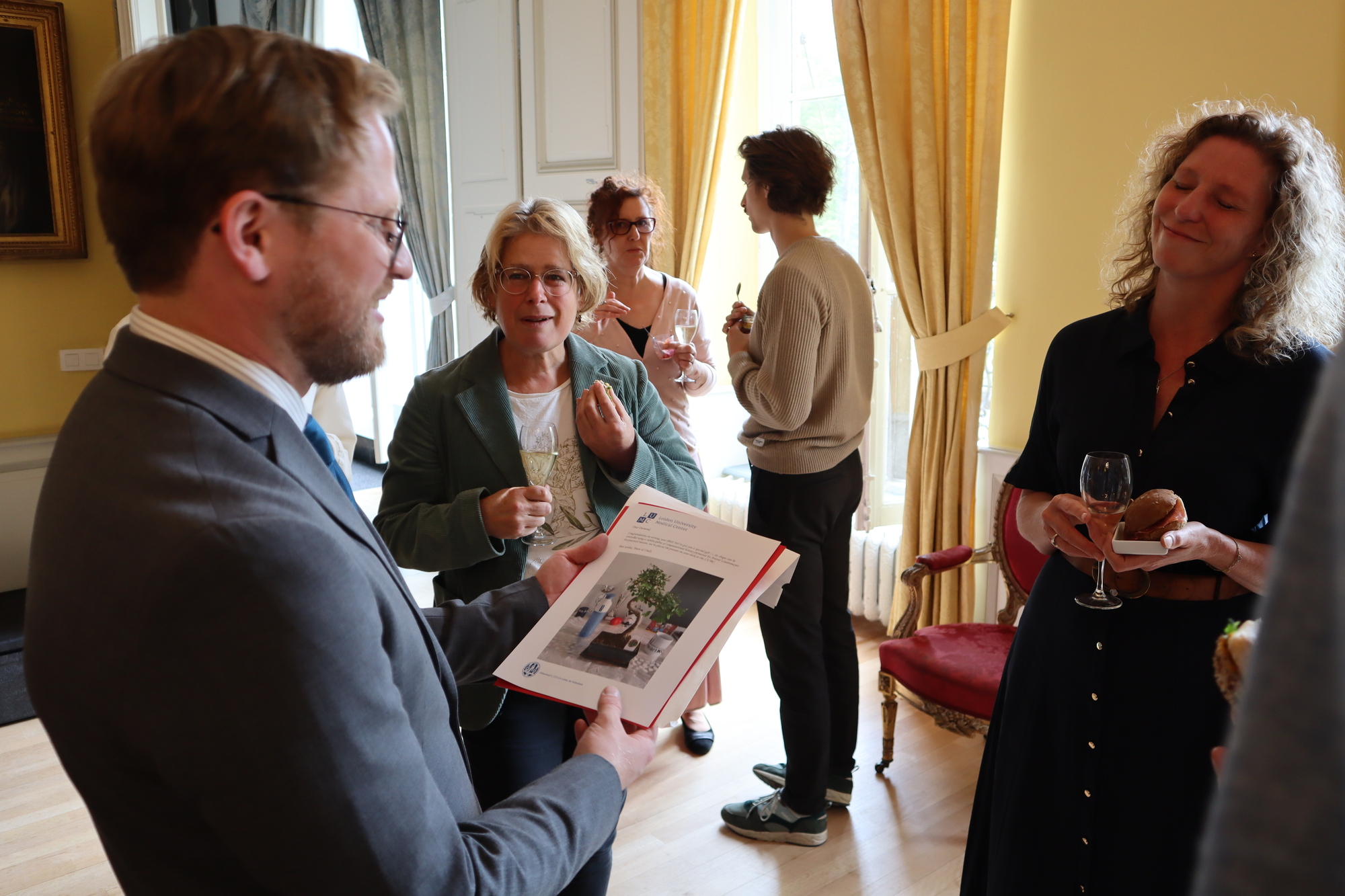 A bonsai from Cindy & Twan would await me at LUMC.